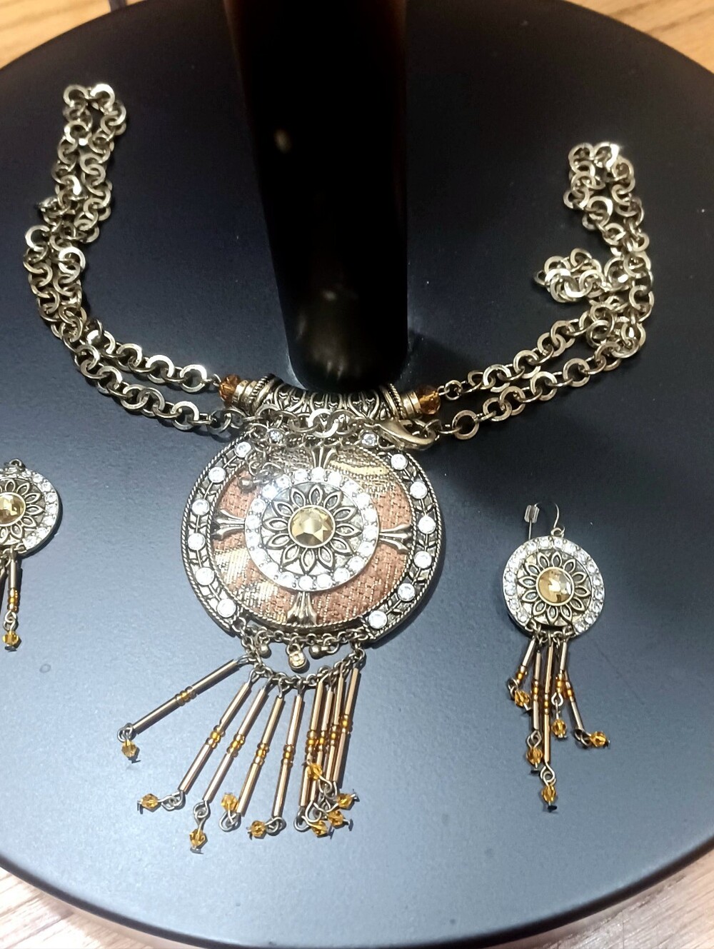 MIDNIGHT VELVET GOLDTONE STATEMENT NECKLACE & EARRINGS SET-(NWOT)